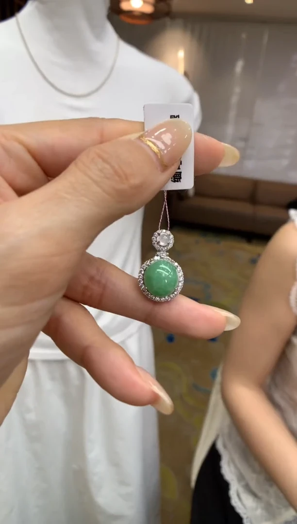 翡翠银S925镶嵌颈饰蛋面