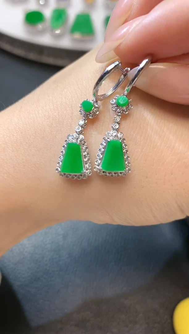 【云中意】-18K金 翡翠绿牌耳饰- 多样性发货一对