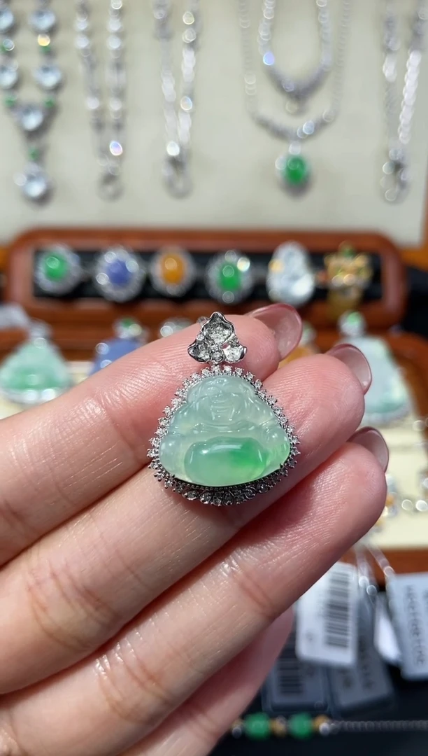 【闪购商品】翡翠颈饰18K金镶嵌吊坠