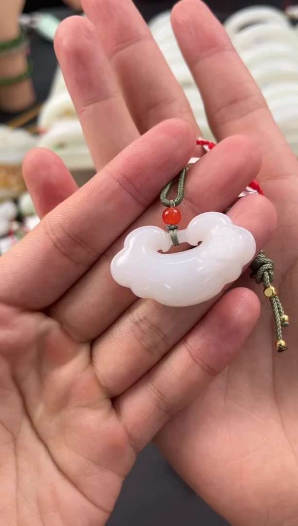 手串未镶嵌和田玉且末天泰白玉如意锁微色差