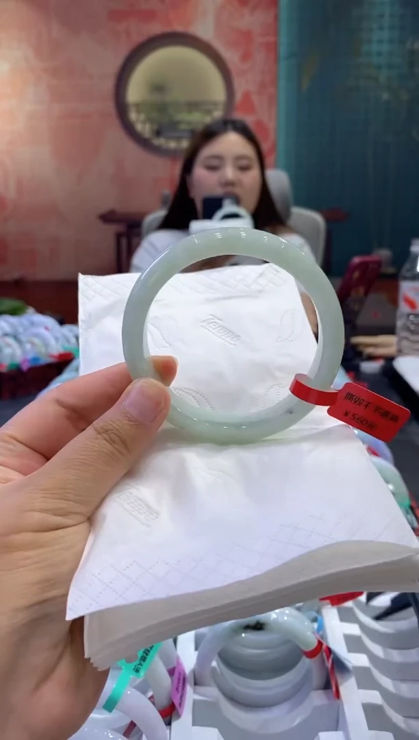 翡翠手镯未镶嵌多人0009458