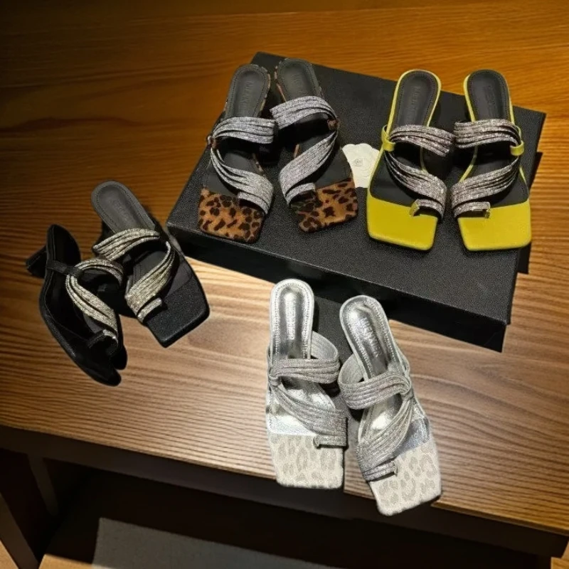 法式粗跟高跟细带组合套趾夏季外穿2025夏季新款休闲水钻高跟凉拖