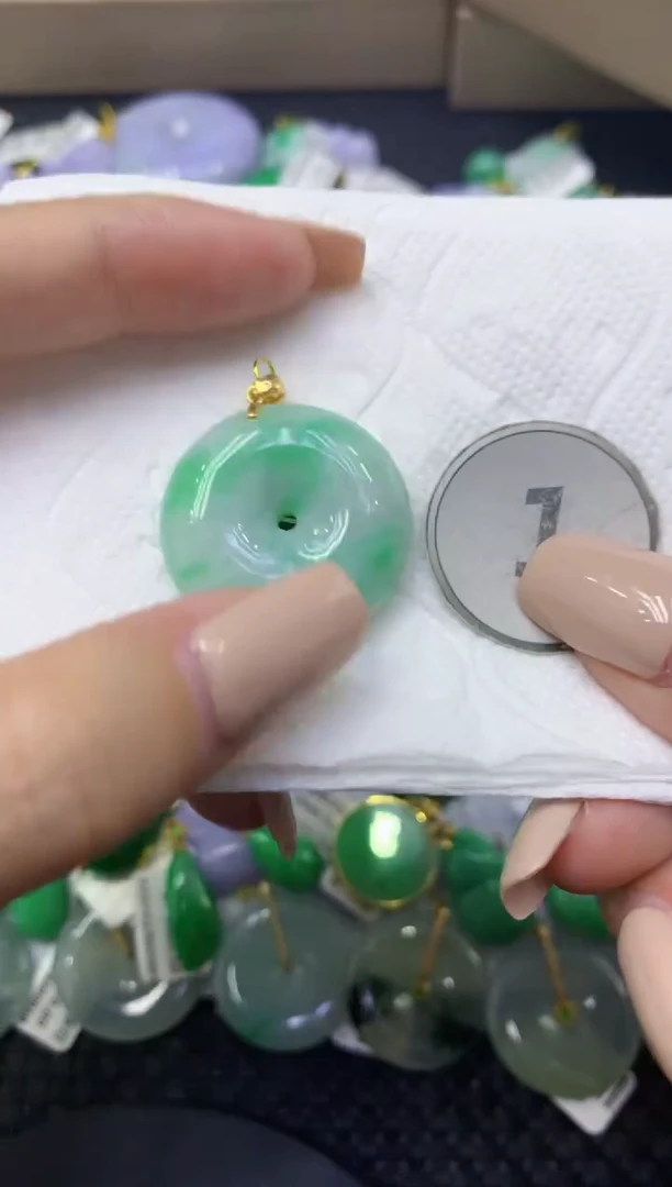 颈饰未镶嵌翡翠天然缅甸翡翠A货