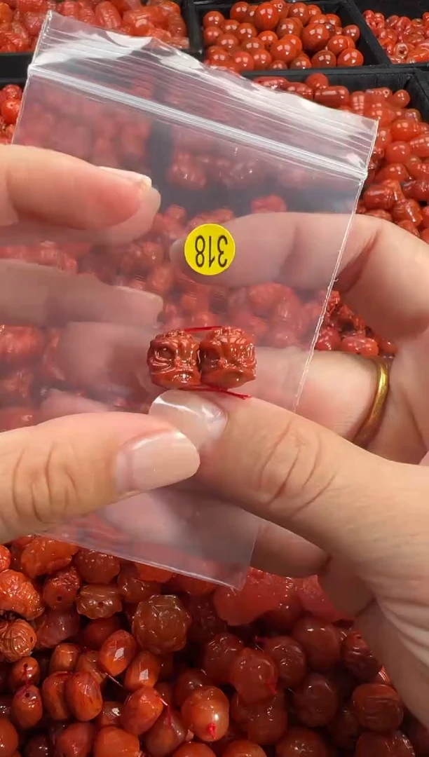 颈饰未镶嵌南红玛瑙1