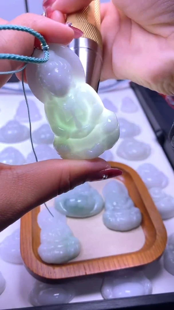 颈饰未镶嵌翡翠A