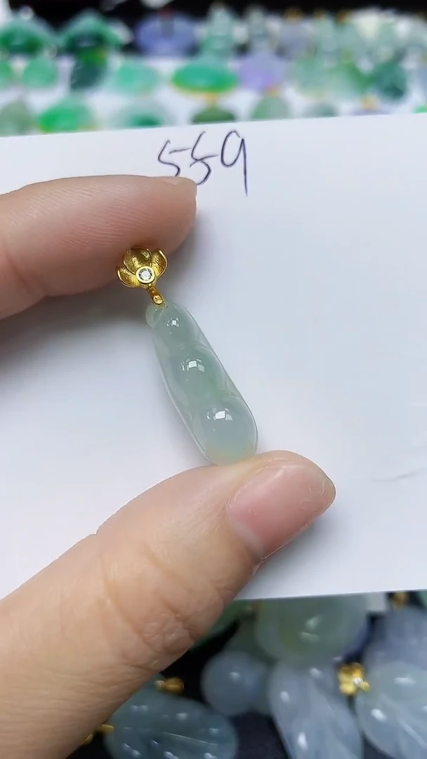 翡翠未镶嵌颈饰天然缅甸翡翠A货