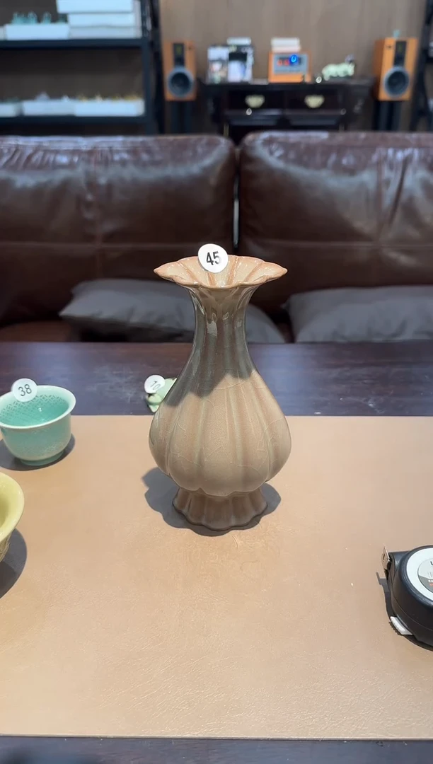 45窑承青瓷百财瓶