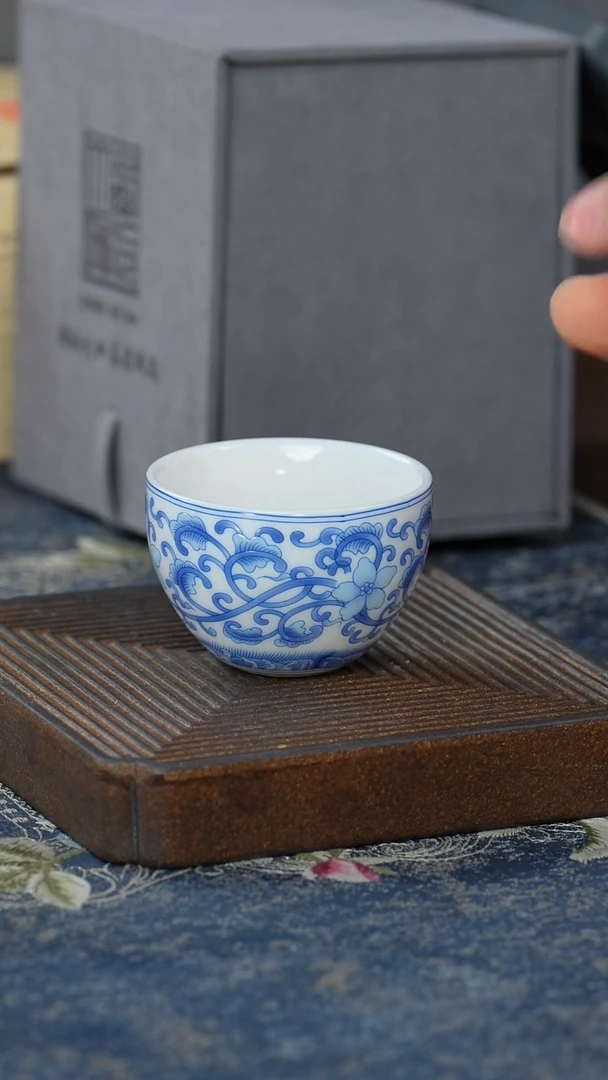 【闪购商品】【蓝堆缠枝莲小禅定杯】【12西泠礼盒】