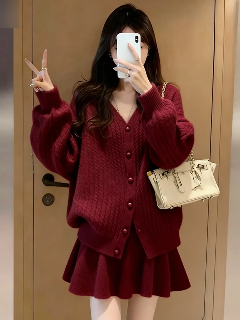 法式名媛高级感慵懒风红色针织开衫套装女秋冬小个子毛衣短裙两件