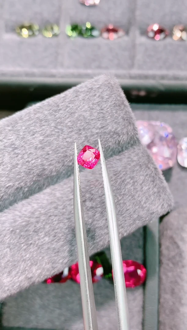 未镶嵌尖晶石珠宝半成品天然0.65ct