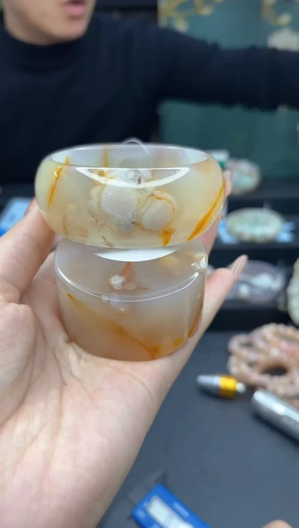 【闪购商品】石英质玉手镯未镶嵌74（57圈赠送镯心）