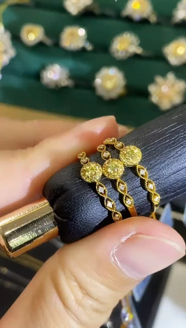 18K金镶嵌戒指钻石多样性发一