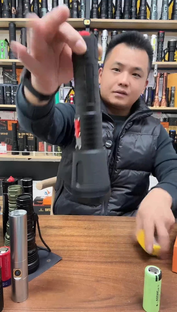 户外照明强光手电筒