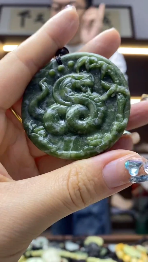 未镶嵌岫玉挂件