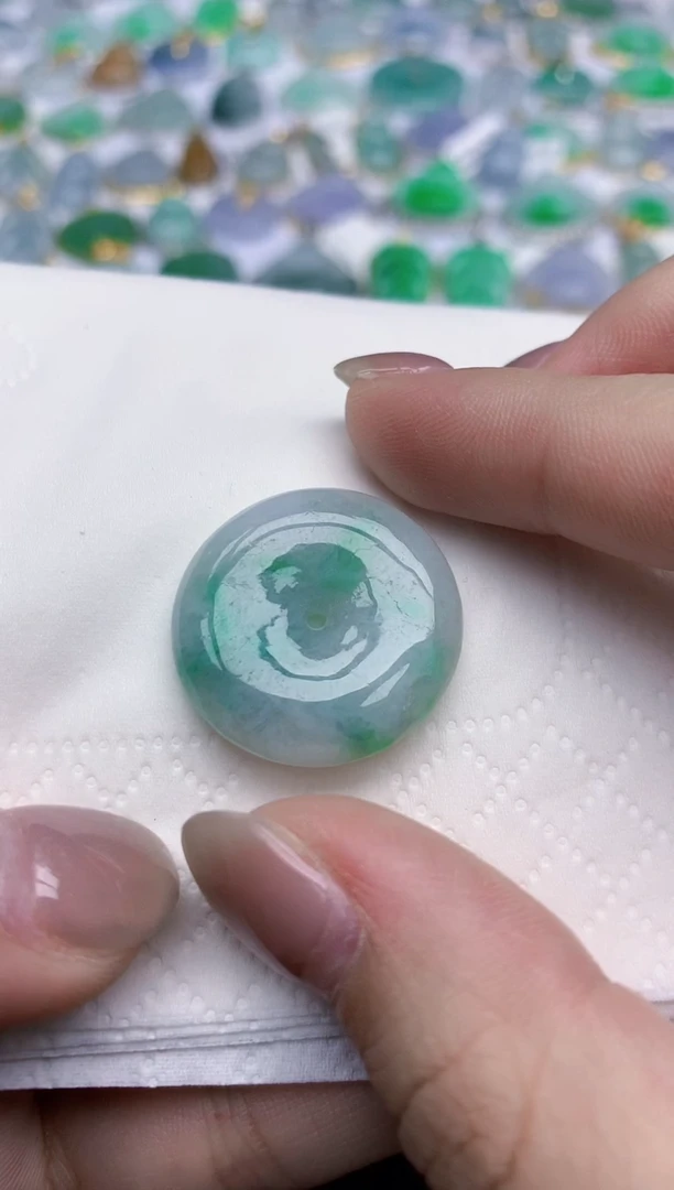 【闪购商品】翡翠颈饰未镶嵌天然翡翠A货