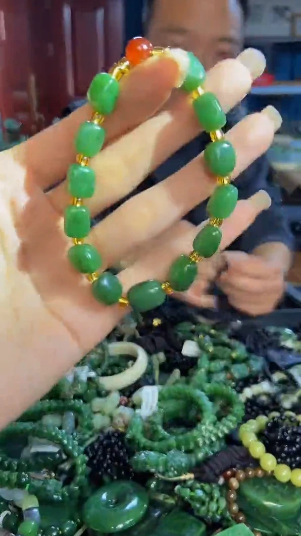 未镶嵌和田玉挂件1