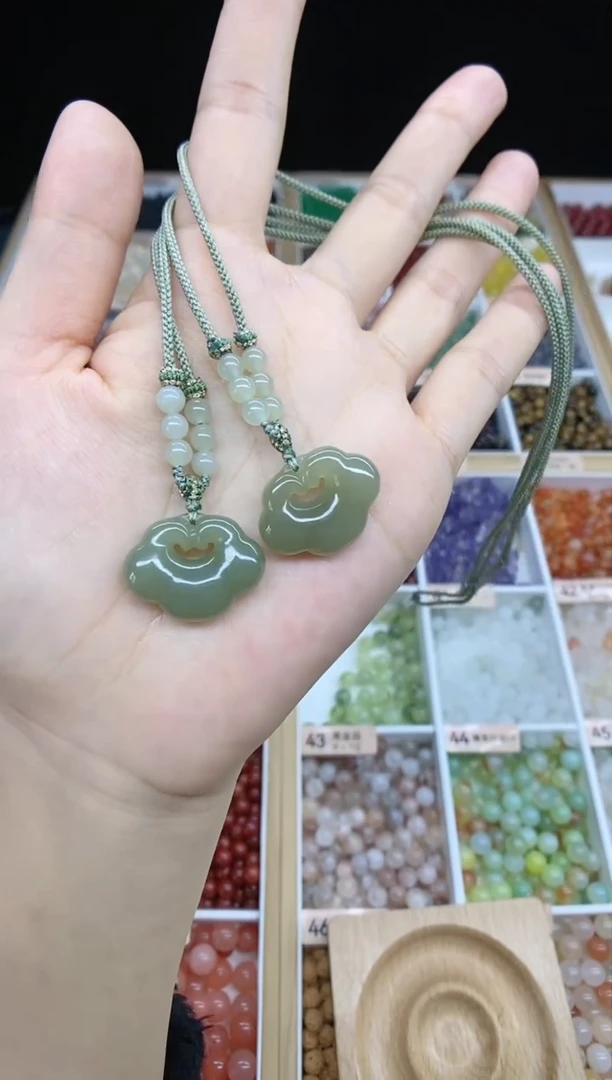 【闪购商品】和田玉颈饰未镶嵌和田玉锁（湖水绿）多样性发一