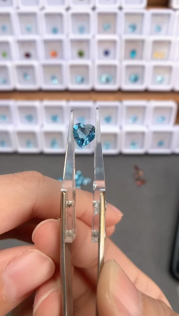 未镶嵌裸石定制海蓝宝石1.16ct 超圣04038