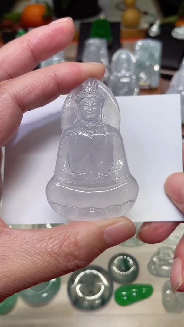 颈饰未镶嵌翡翠素衣观音63.3/39.8/5.3