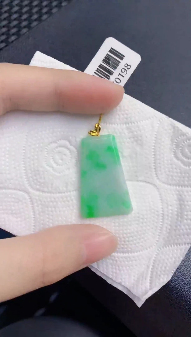 颈饰18K金镶嵌翡翠天然翡翠缅甸A货