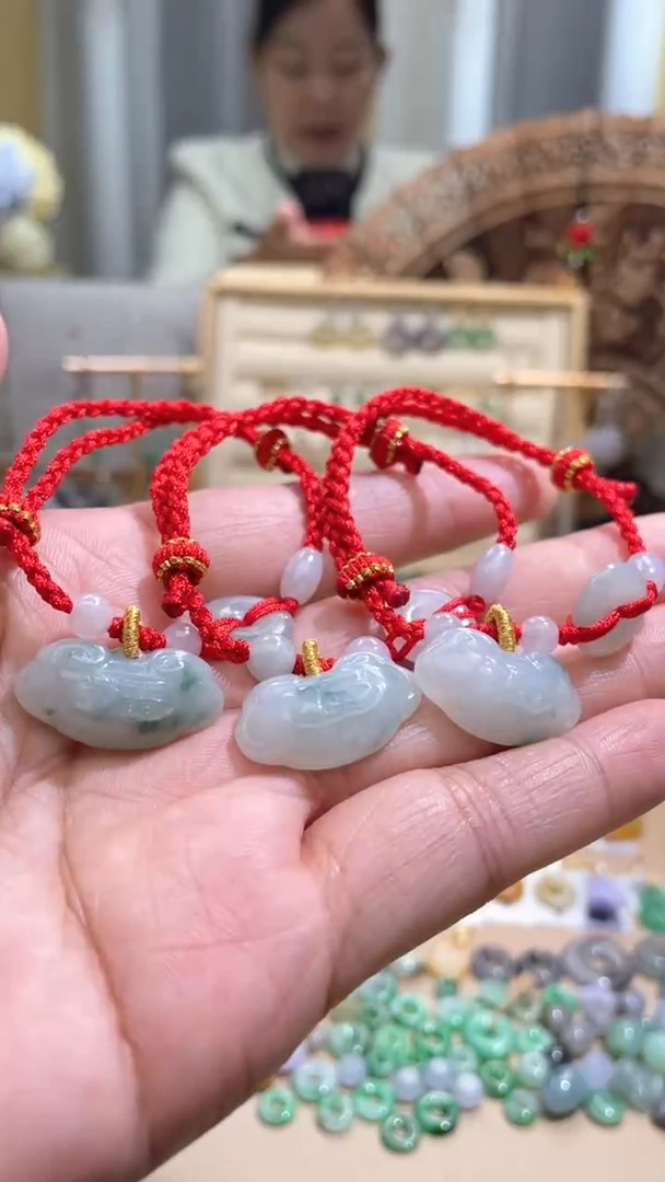 【闪购商品】翡翠颈饰未镶嵌如意手绳多样性发货发其中1件