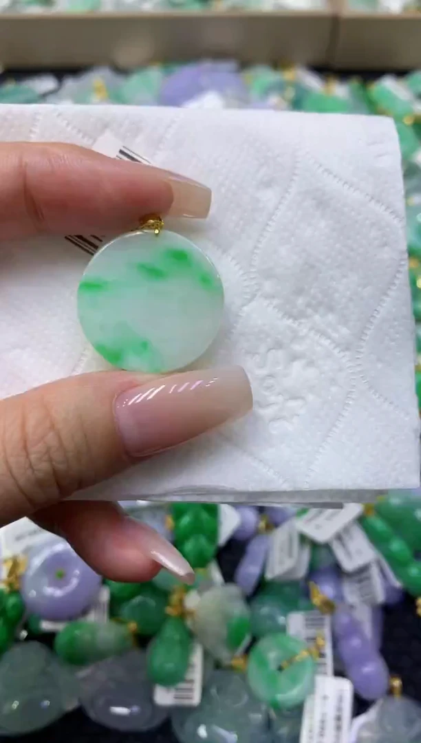 颈饰18K金镶嵌翡翠天然缅甸翡翠A货