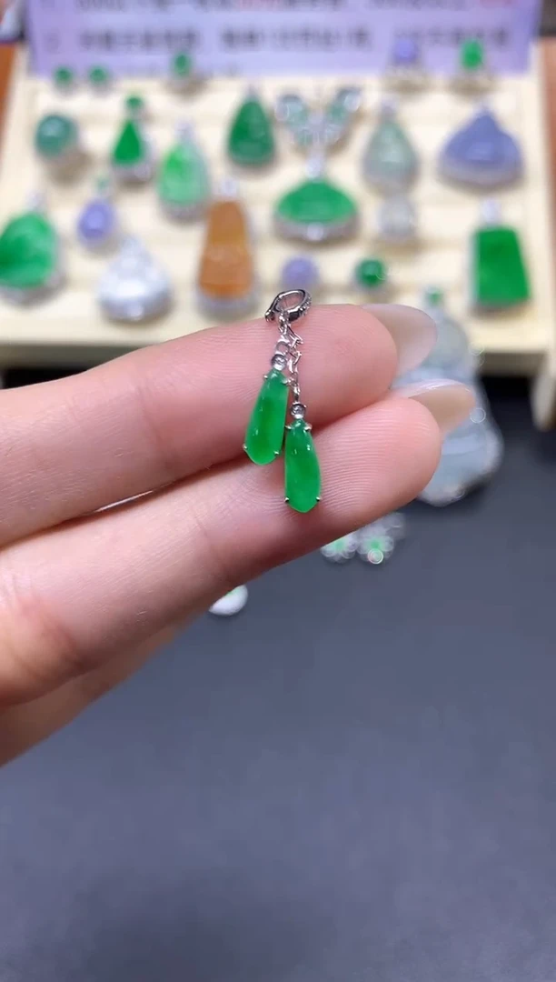 【闪购商品】翡翠吊坠(不含链)18K金镶嵌吊坠|2400+240