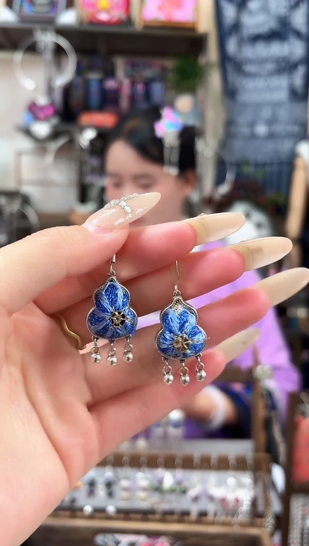 织绣民族风非遗老绣苗银饰品025