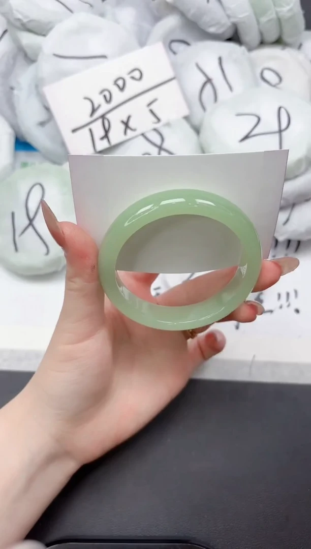 未镶嵌手镯石英质玉15-56