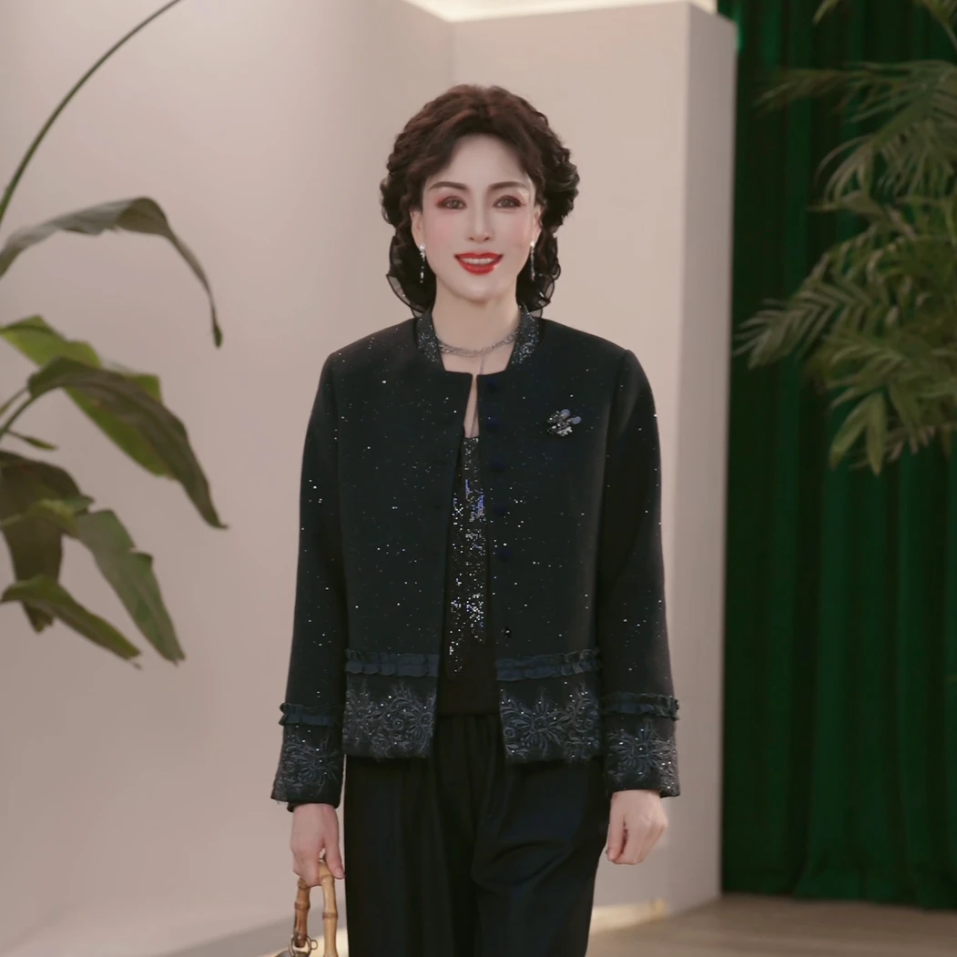 妈妈装秋装2025新款洋气上衣气质中年女装休闲时尚小香风短款外套