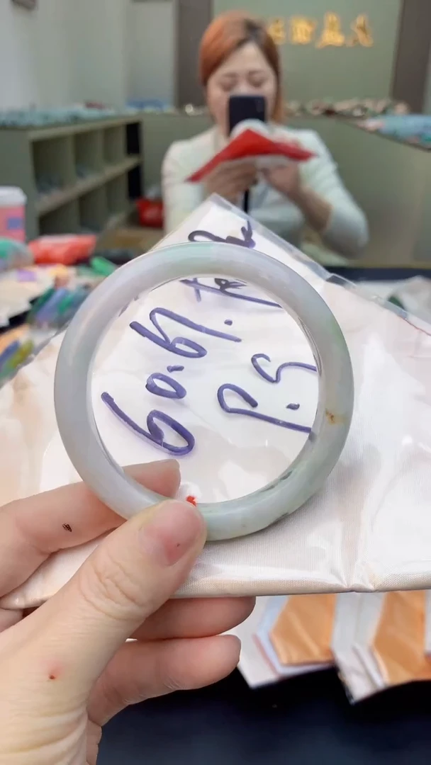 【闪购商品】翡翠手镯未镶嵌0012049153