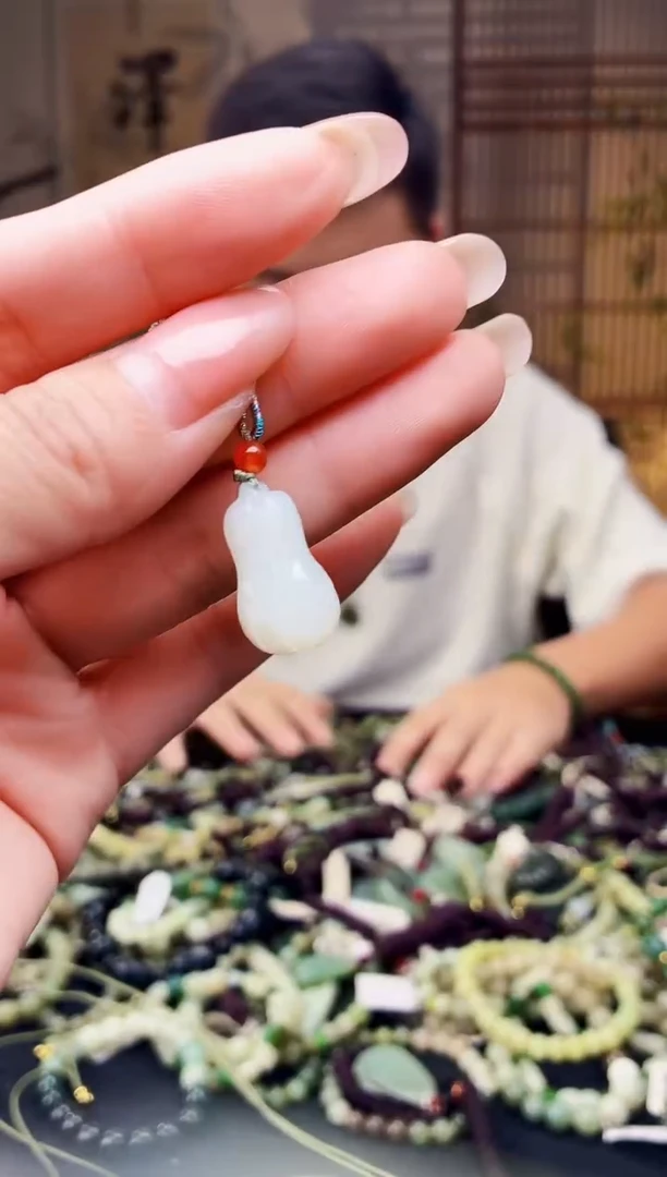 颈饰未镶嵌和田玉多样性发货，拍一发一