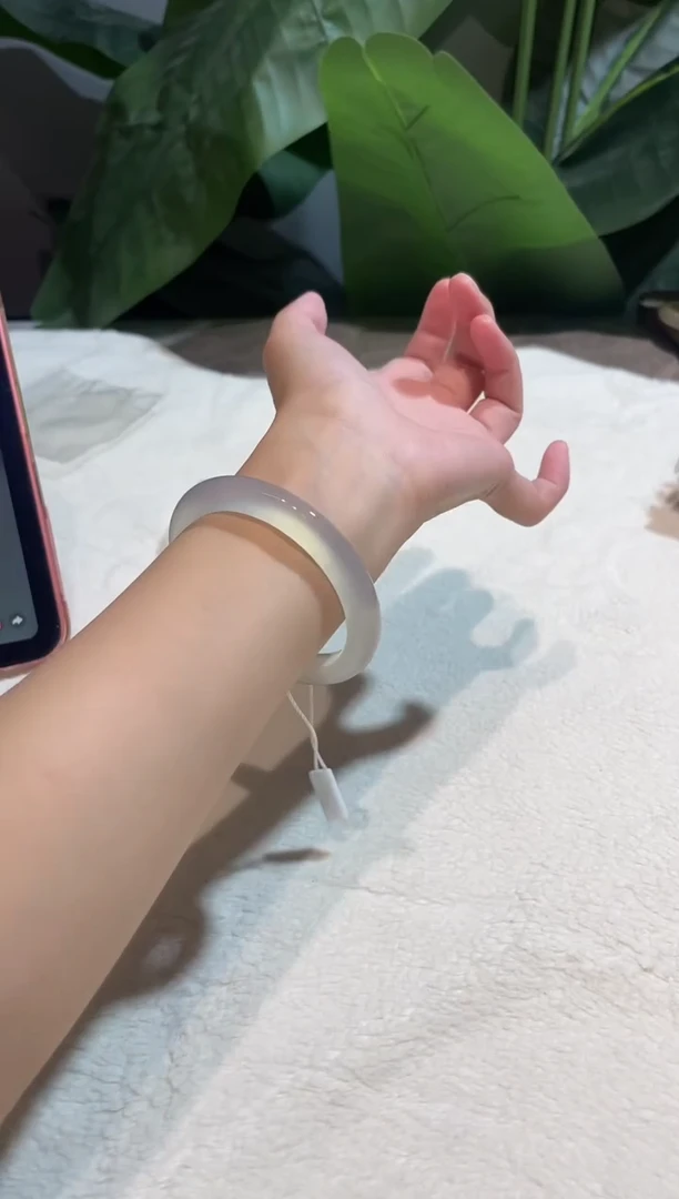 手镯玛瑙/玉髓未镶嵌56.8鉴赏期48小时