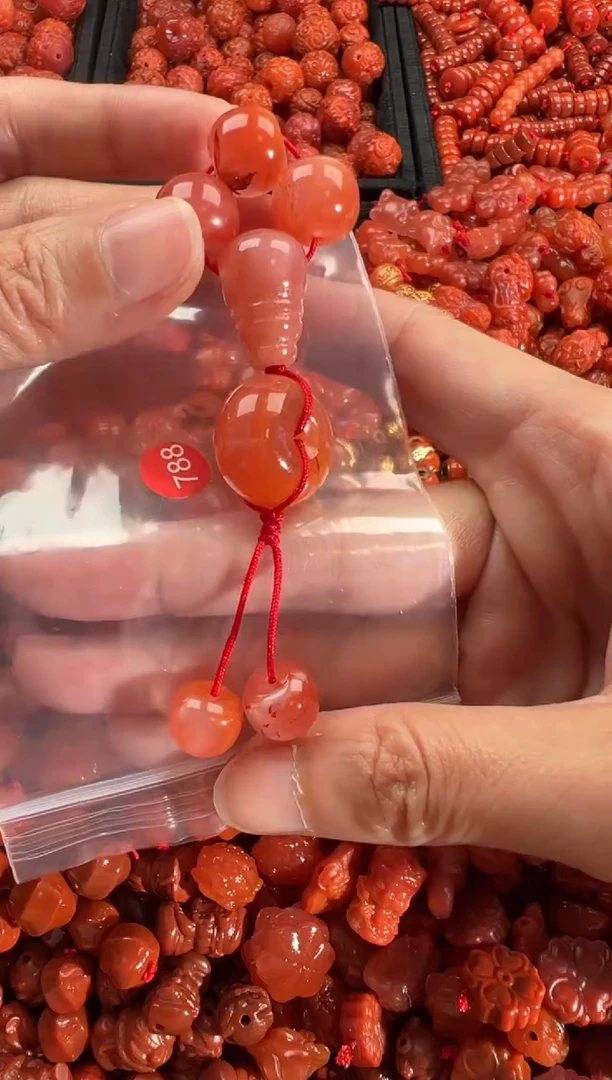 【闪购商品】南红玛瑙颈饰合金1