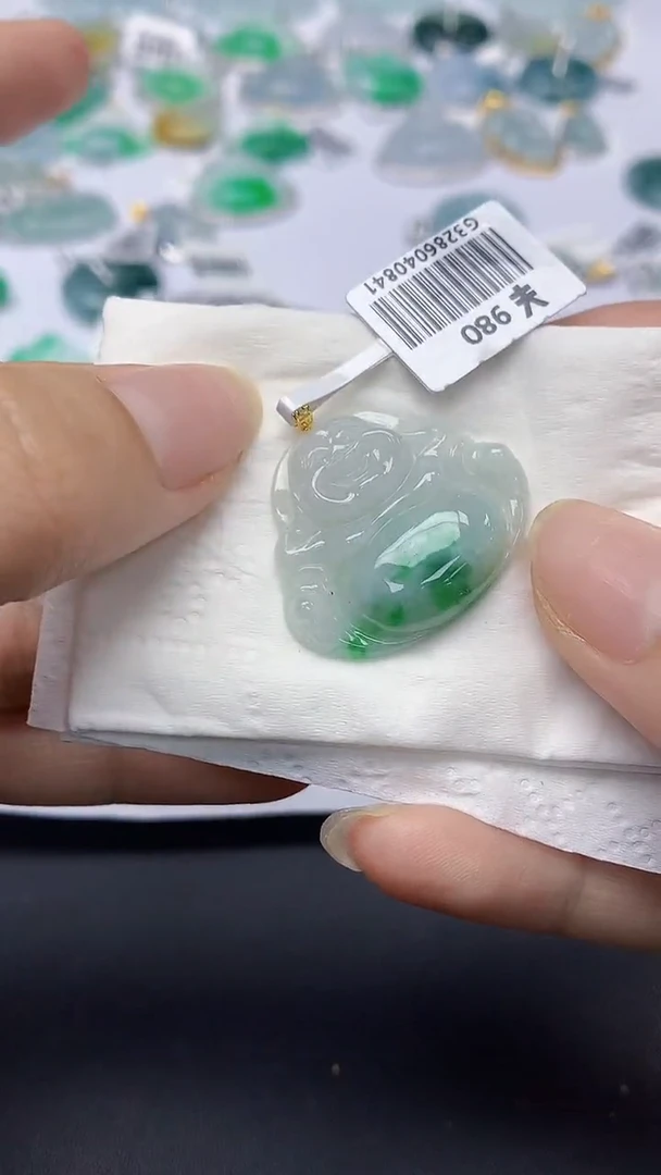 翡翠18K金镶嵌颈饰天然缅甸a货翡翠