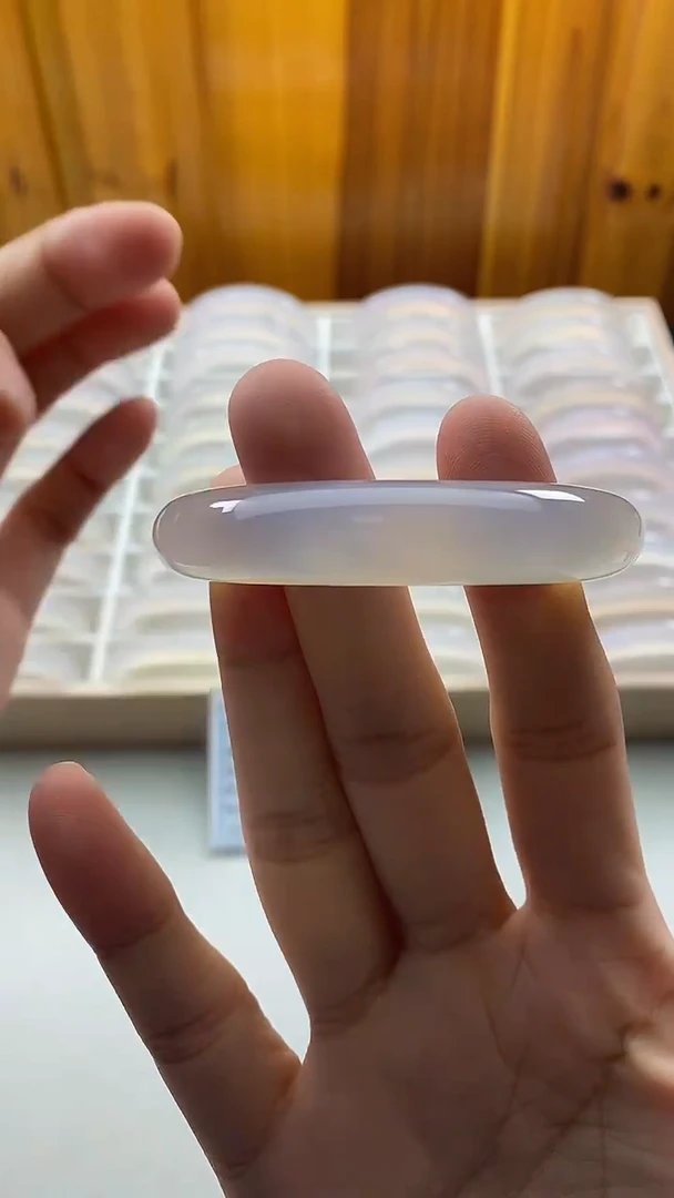 手镯玛瑙/玉髓未镶嵌16668