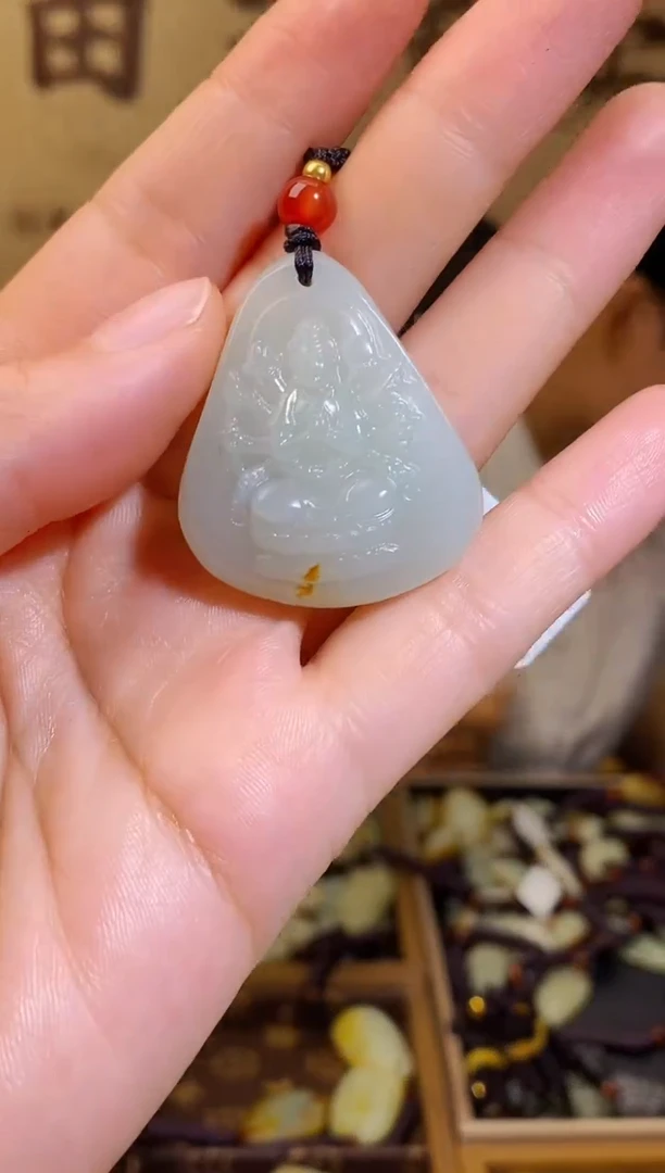 和田玉未镶嵌颈饰1