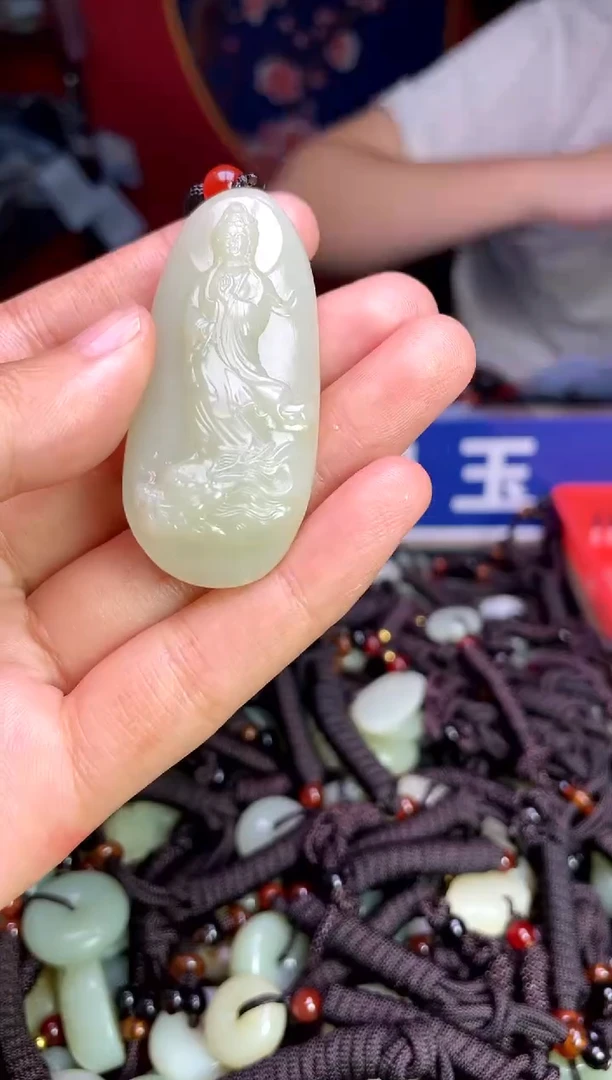 未镶嵌和田玉挂件1