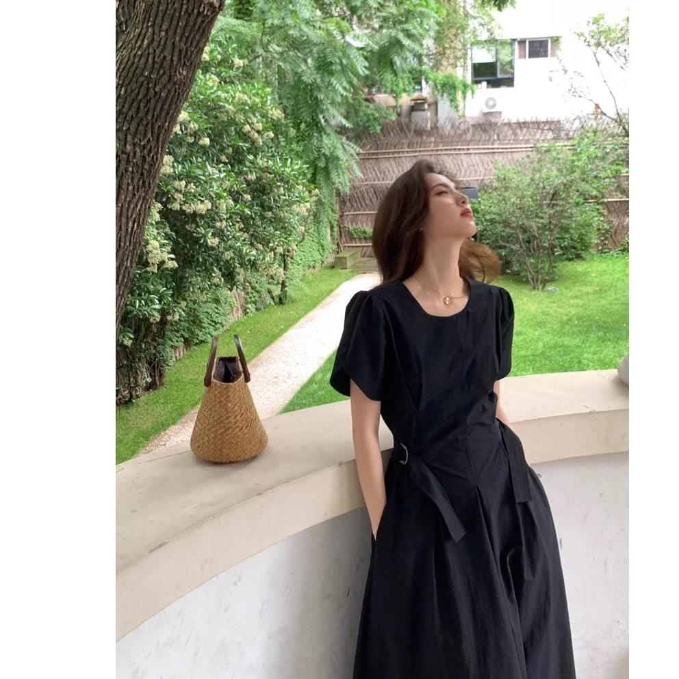 黑色气质通勤茶歇连衣裙女2025夏季新款设计感收腰赫本风小黑裙子