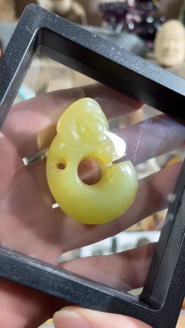 未镶嵌岫岩河磨玉（透闪石质玉）挂件玉