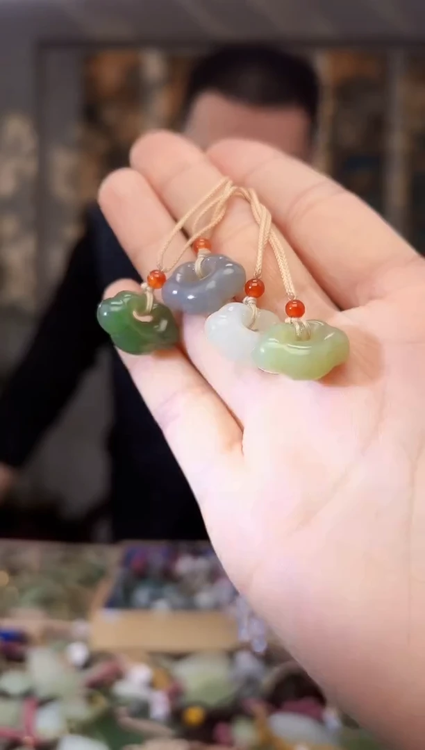 【闪购商品】和田玉颈饰未镶嵌拍一发一多样性发货