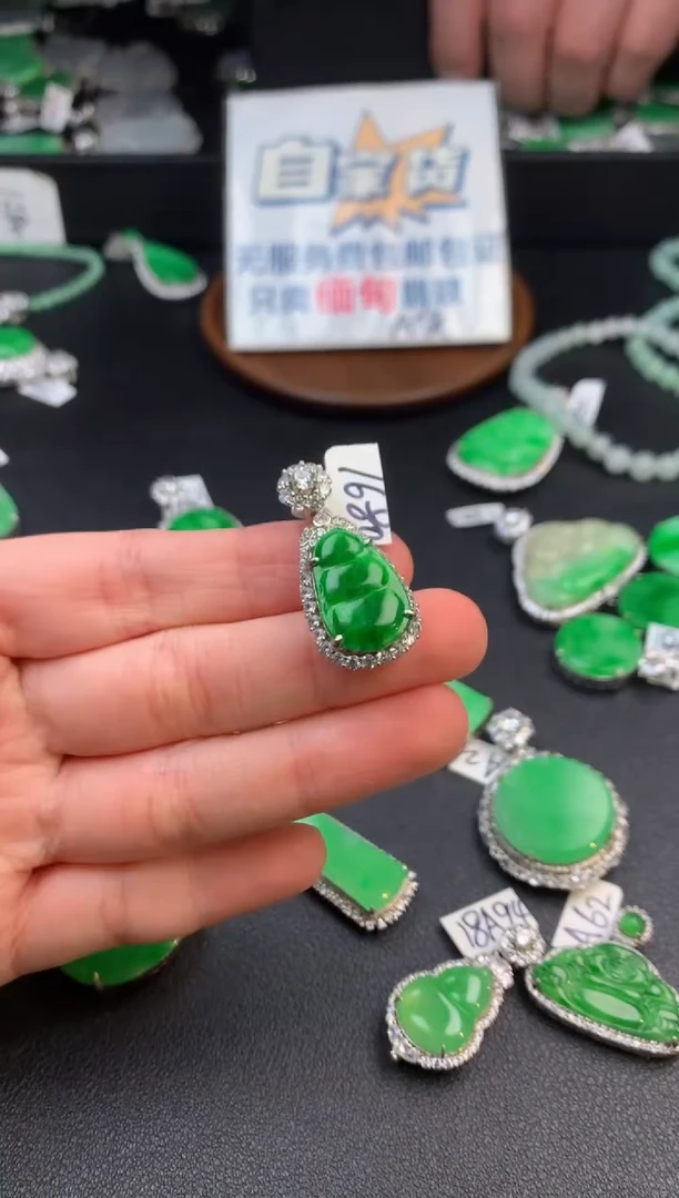 【闪购商品】翡翠颈饰银S925镶嵌翡翠