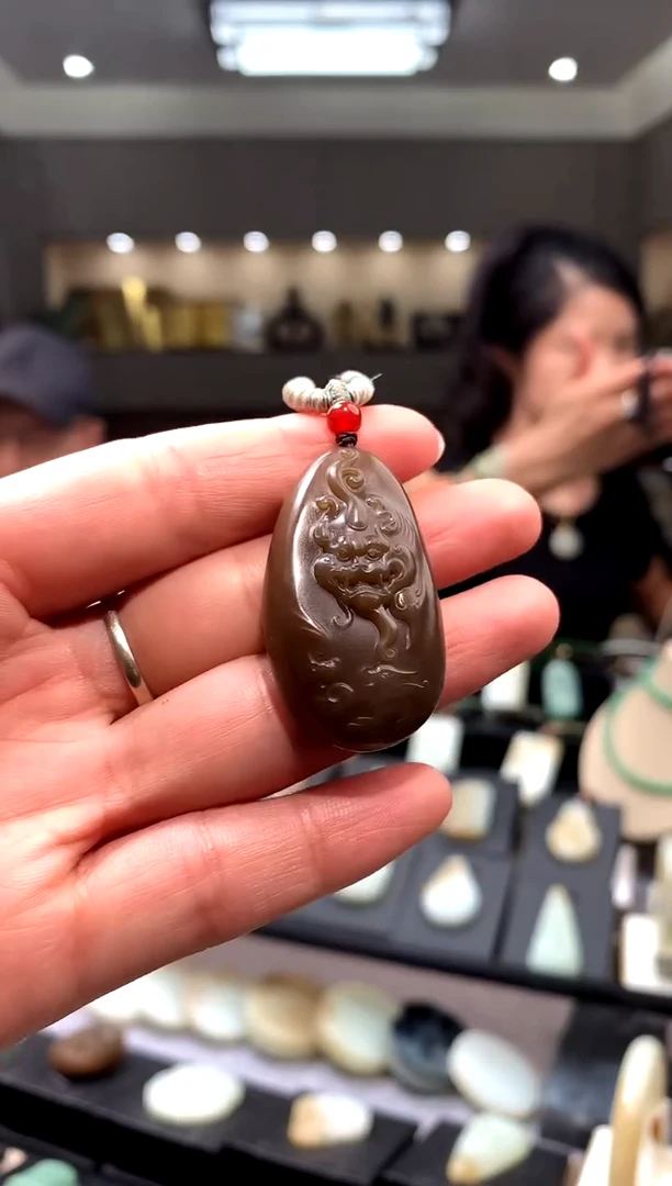 和田玉未镶嵌颈饰挂件