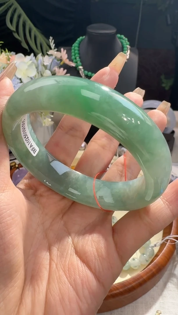 【闪购商品】翡翠手镯未镶嵌手镯