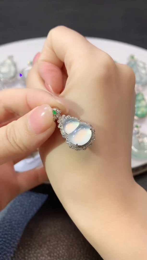 翡翠18K金镶嵌吊坠(不含链)D34