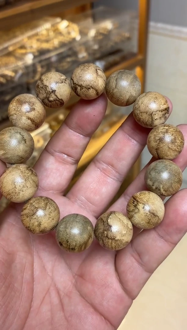 沉香手串 斯里兰卡圆珠单圈1.9多样性发其一