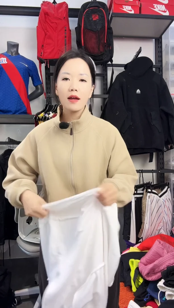 花***四375   ·编码 瑕疵款直播间过款为准 尺码·
