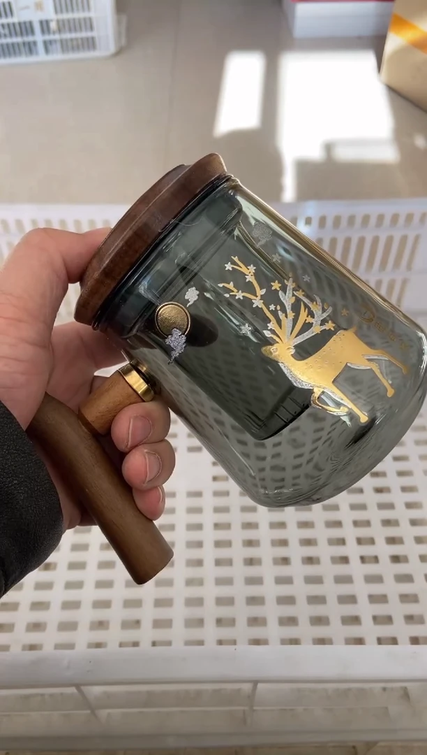 杯无运费险有瑕疵的摄影的产品有使用过的痕迹有点脏介意勿拍