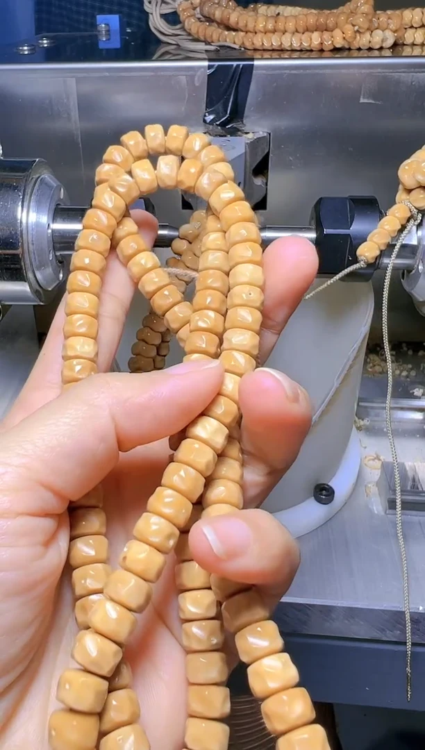 【闪购商品】菩提根/象牙果手串龙脊燃烧机卡8.7带月脖挂