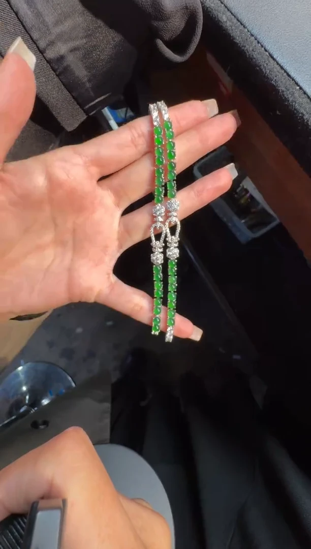 未镶嵌定制翡翠翡翠A货有轻微色差属于正常现象，手链多样性发货1